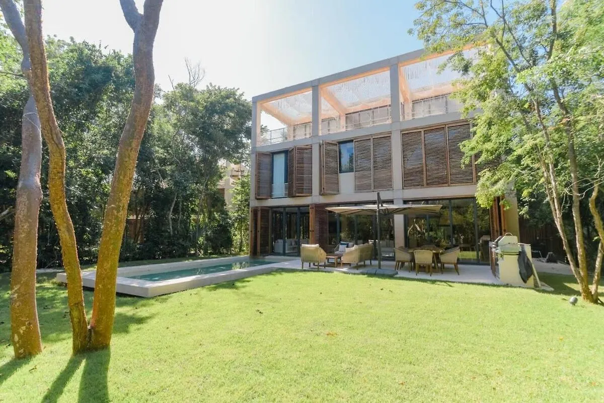 Stunning Villa Solana 6Br Golf Course Corasol Playa del Carmen Mexiko